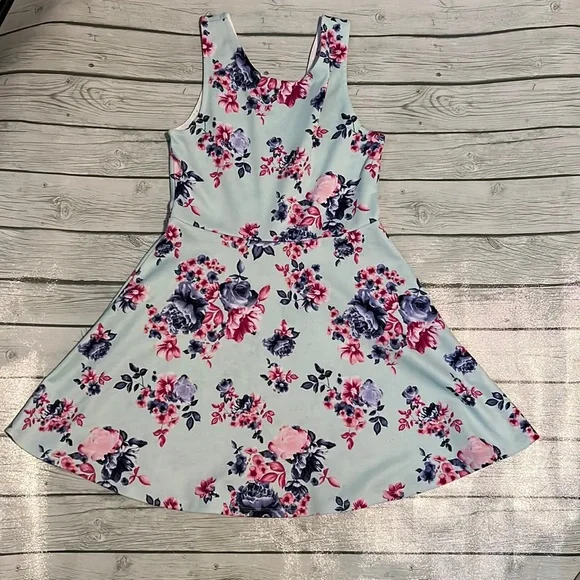 open lace back dress H&amp;M. Black floral dress size 40  Hibuy market